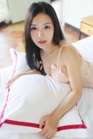 丰满的大胸女朋友3在线看